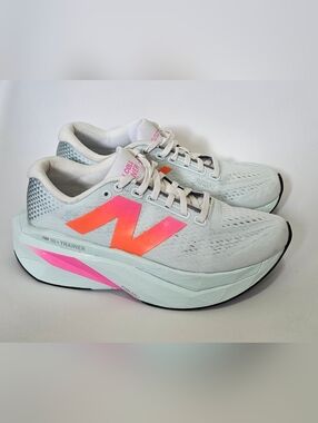 Women's New Balance Fuelcell Supercomp V3 size 7